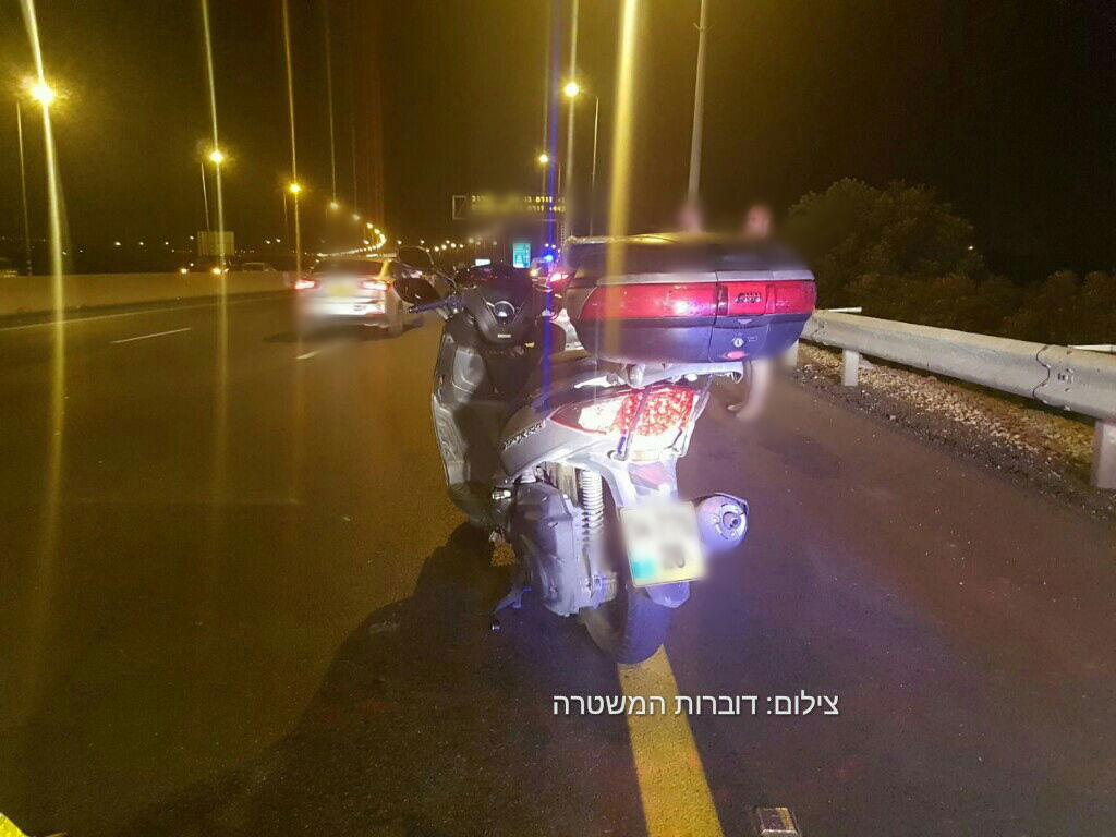 שוטרים עצרו את כביש 1 ותפסו חולית גנבים