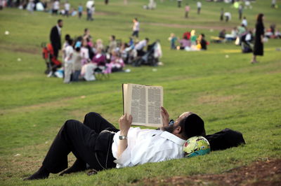הרגע לטיול אחרון לפני שחוזרים לישיבה. אילוסטרציה