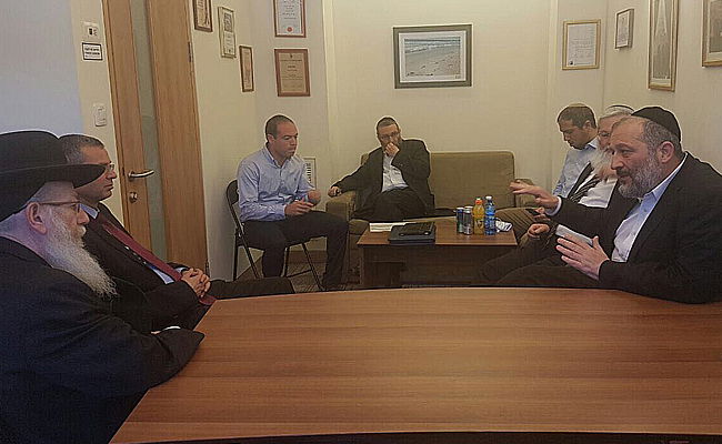 הפגישה עם השר יריב לוין