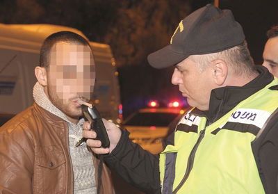 'בדיקת ינשוף' לנהג שנחשד בנהיגה תחת שכרות. אילוסטרציה