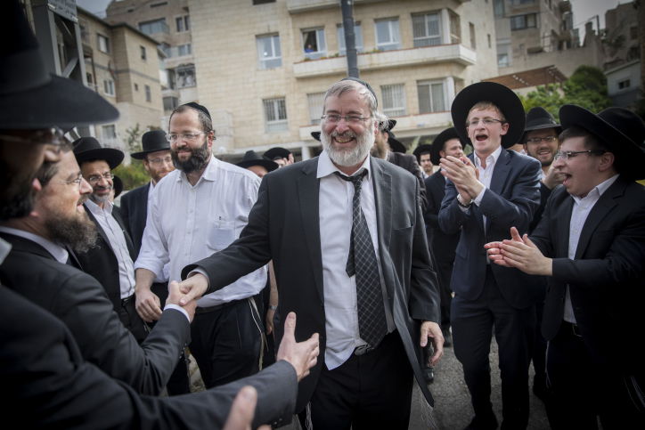 נתי גרוסמן התקבל בביתו בשירת "ימים" לאחר ששוחרר. מבקש: תתפללו עלי. צפו