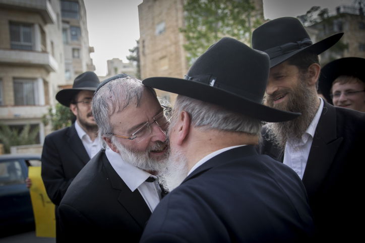 נתי גרוסמן התקבל בביתו בשירת "ימים" לאחר ששוחרר. מבקש: תתפללו עלי. צפו