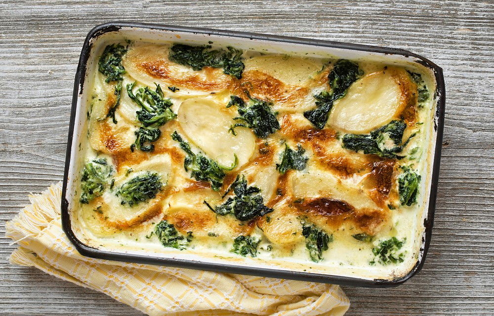 לזניה תפוחי אדמה ותרד ברוטב שמנת