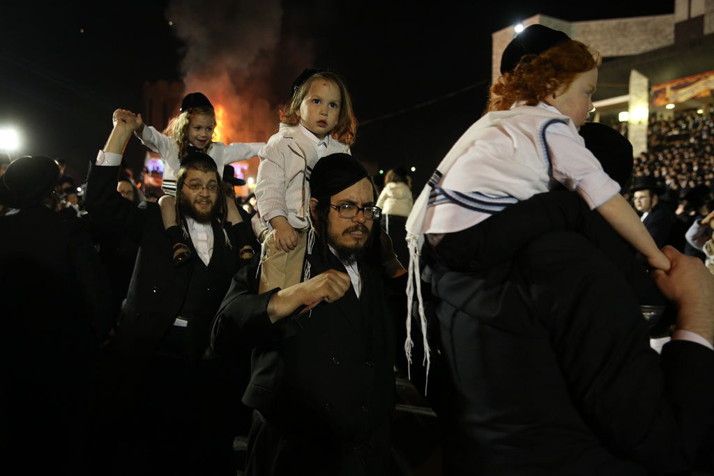 "בגלל הלימודים"; האדמו"ר ידליק את המדורה ביום ראשון