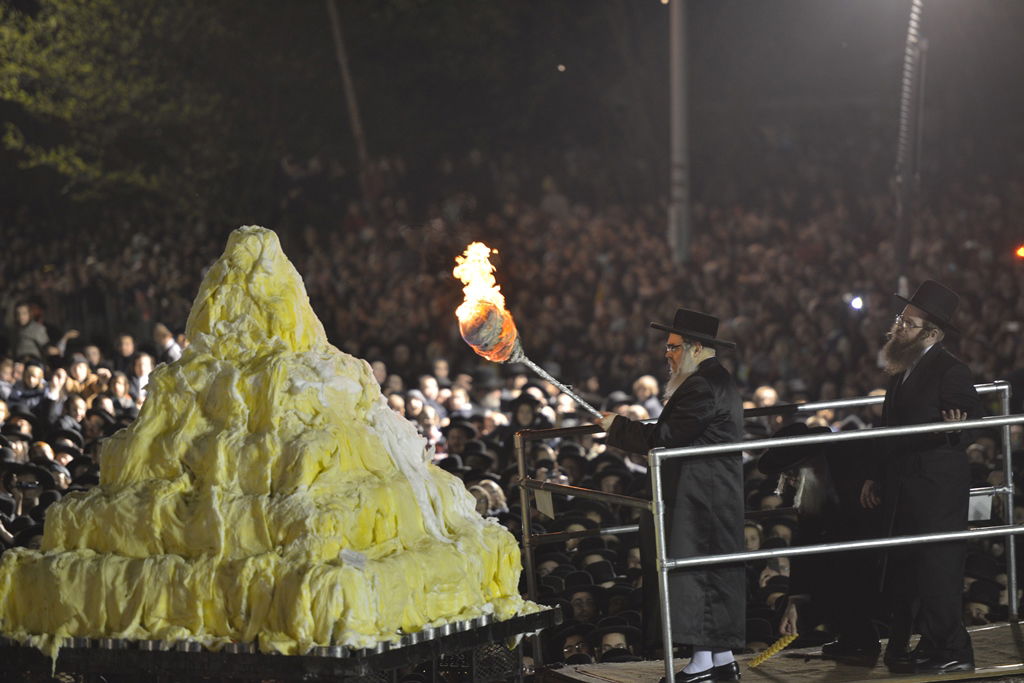 "בגלל הלימודים"; האדמו"ר ידליק את המדורה ביום ראשון