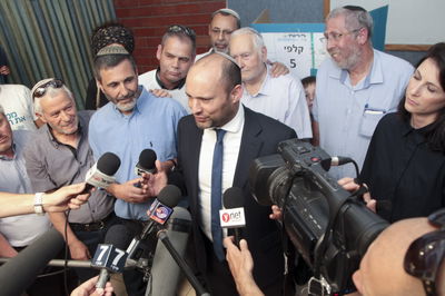 נפתלי בנט נבחר שוב לראשות הבית היהודי