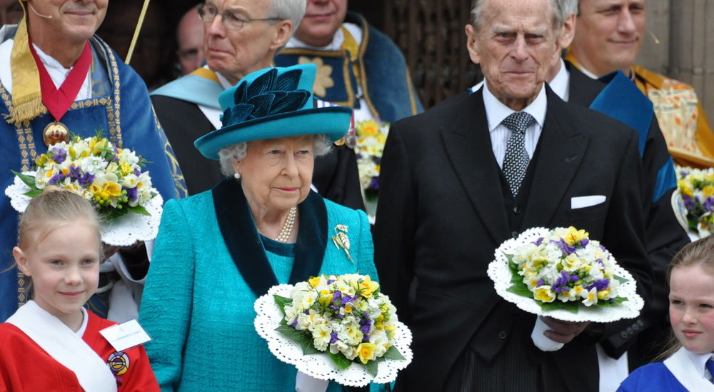 הנסיך פיליפ מוותר על סמכויותיו בגיל 95