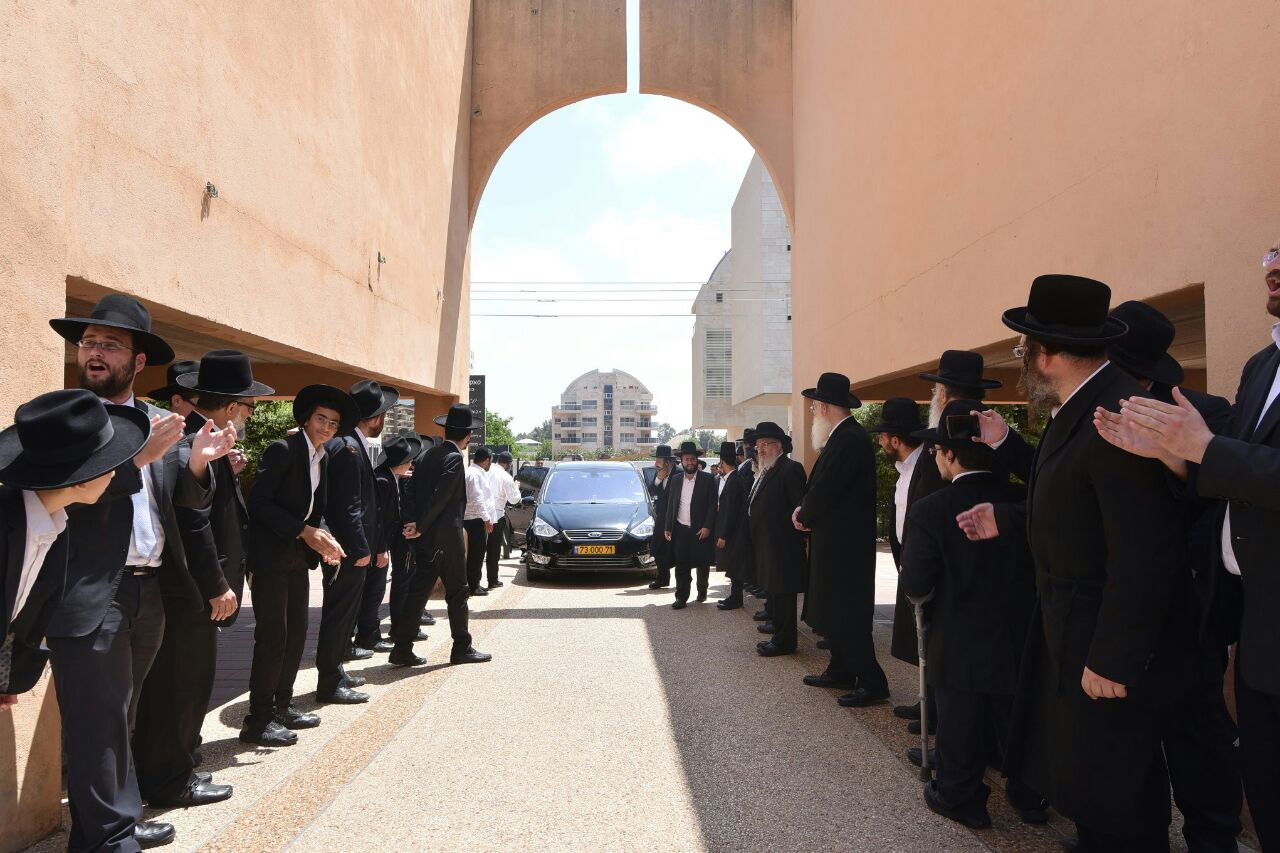 הגר"ח קנייבסקי בביקור נדיר במוסדות התורה בנתניה