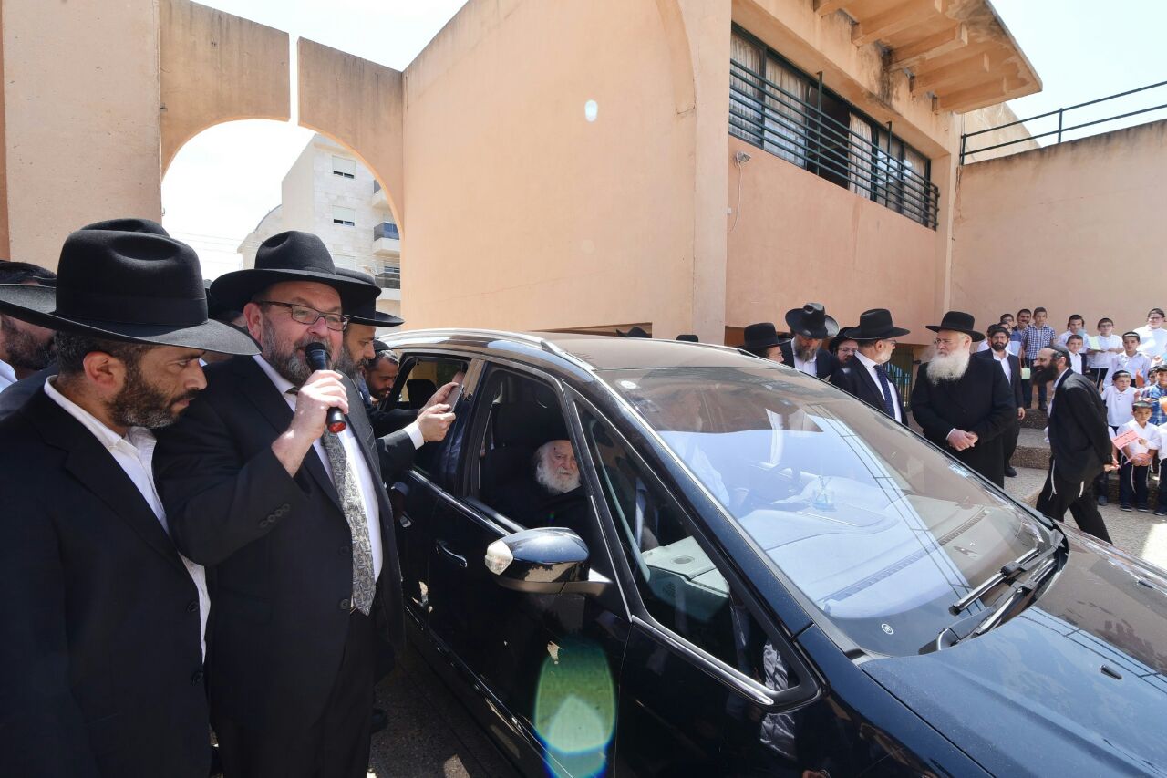 הגר"ח קנייבסקי בביקור נדיר במוסדות התורה בנתניה