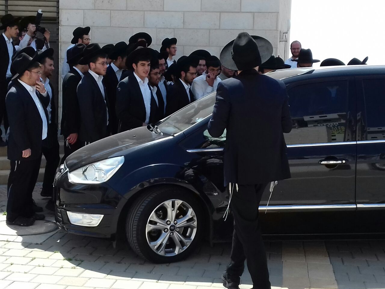 הגר"ח קנייבסקי בביקור נדיר במוסדות התורה בנתניה