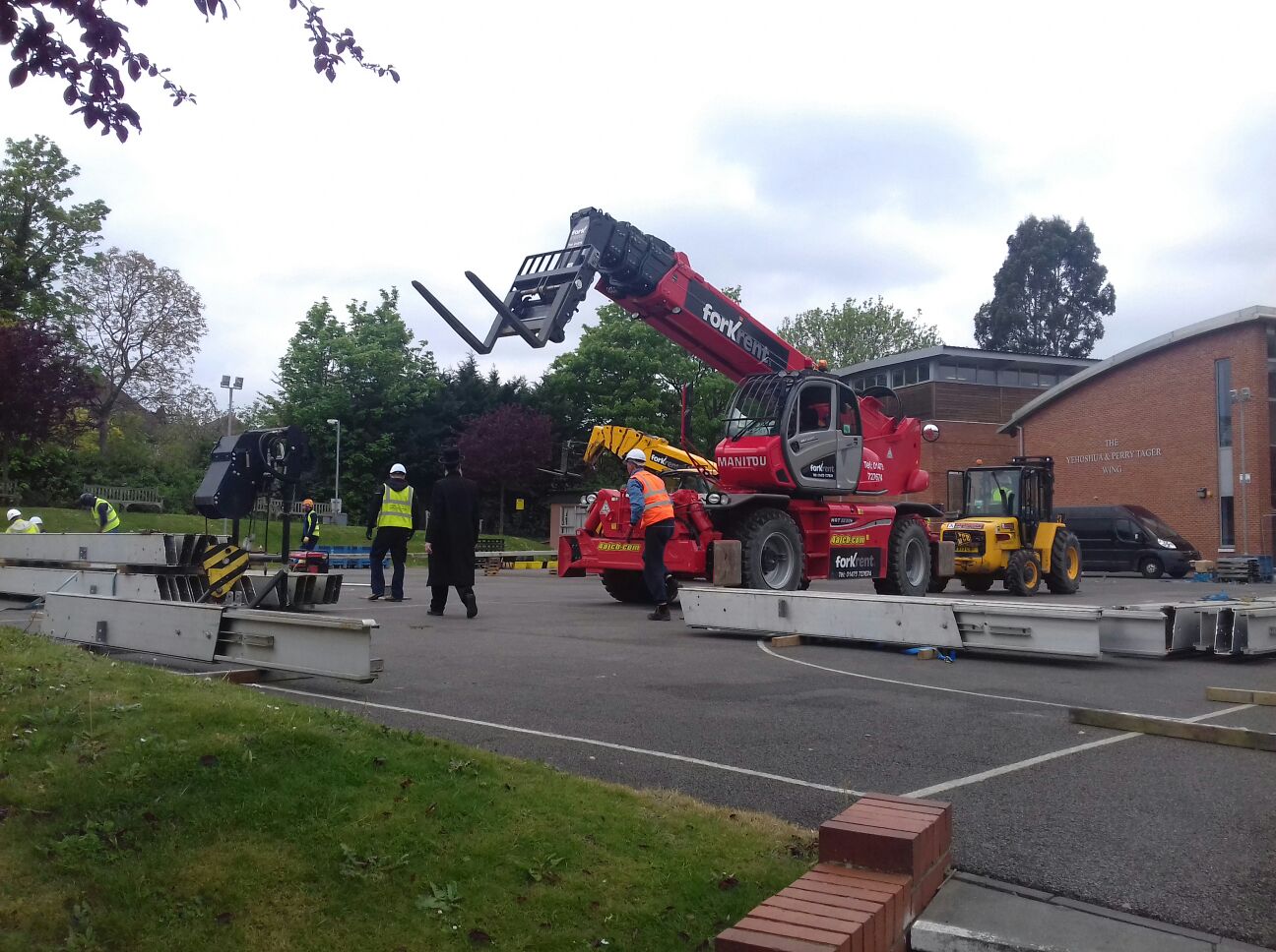 לונדון נערכת לבואו של האדמו"ר מבעלזא. צפו