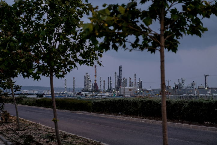 ים, ארובות ונמל: חיפה דרך עדשת המצלמה