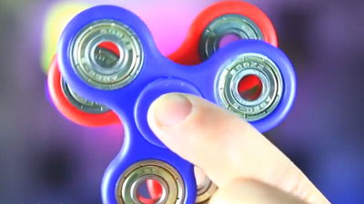 מה הקשר בין הספינר ומיידי אבנים פלסטינים? צפו