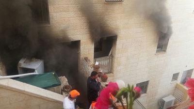 הבית בער, הילד ניצל