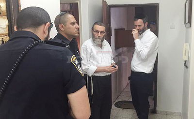 ח"כ גפני והשוטרים בביתו, הבוקר