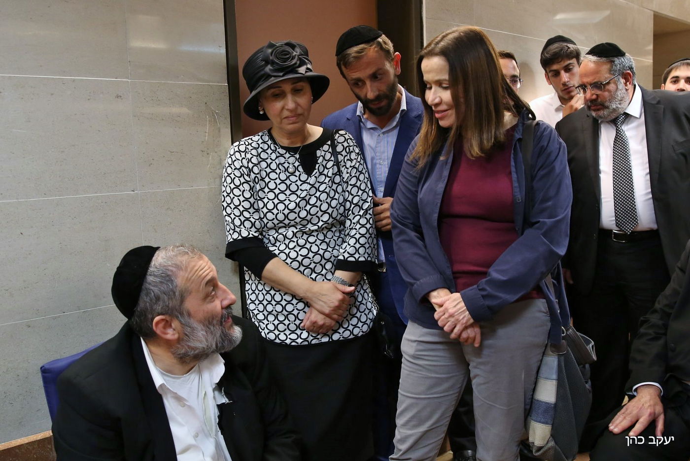 היום השלישי: ניחום אבלים אצל השר אריה דרעי