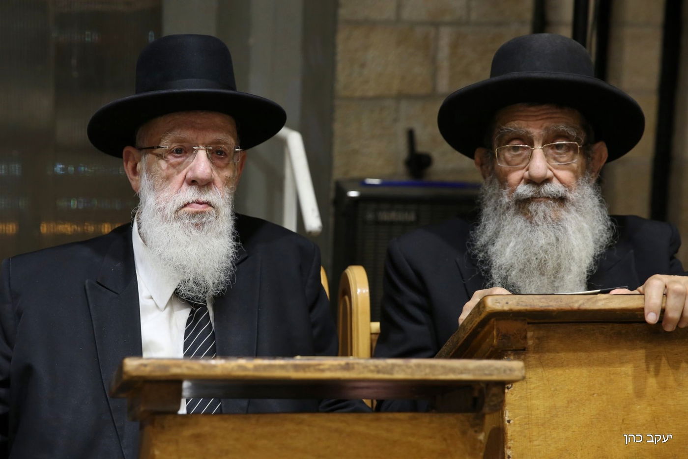 ראש הישיבה חכם שלום כהן ספד לרעייתו ובכה • צפו