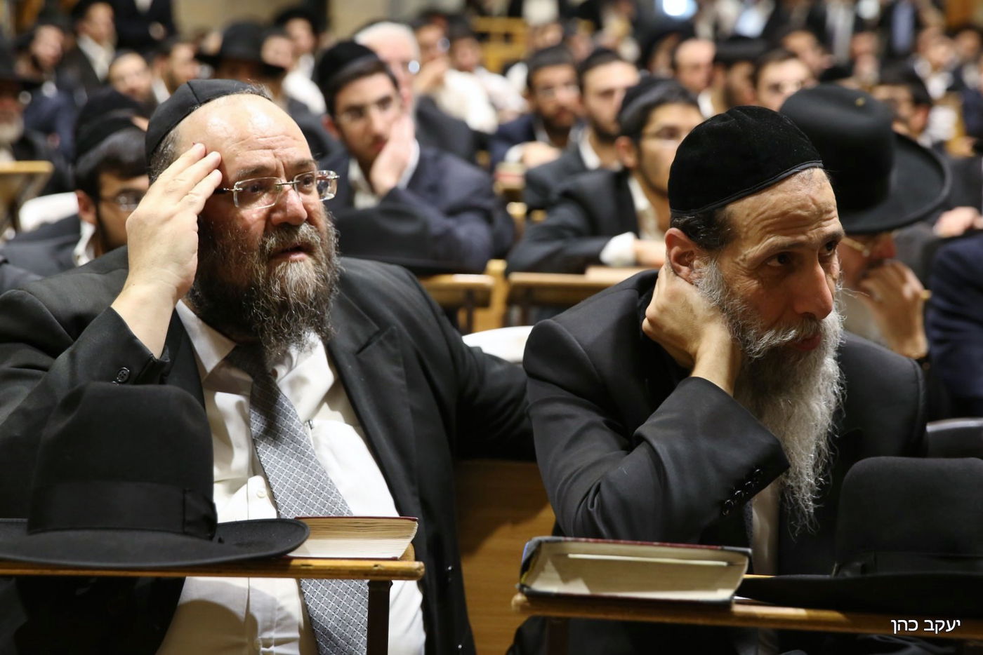 ראש הישיבה חכם שלום כהן ספד לרעייתו ובכה • צפו