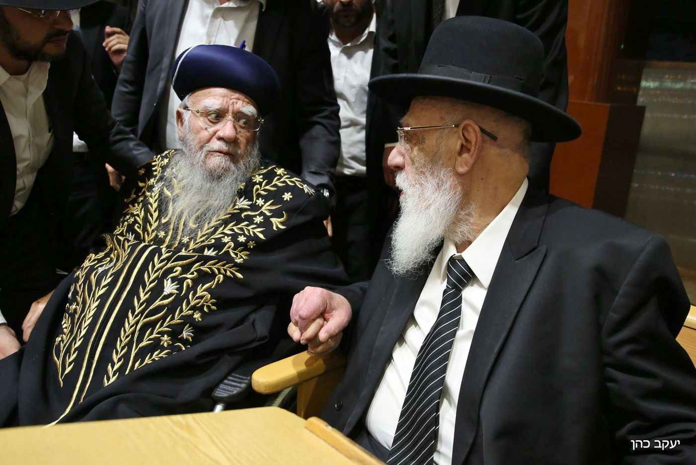 ראש הישיבה חכם שלום כהן ספד לרעייתו ובכה • צפו