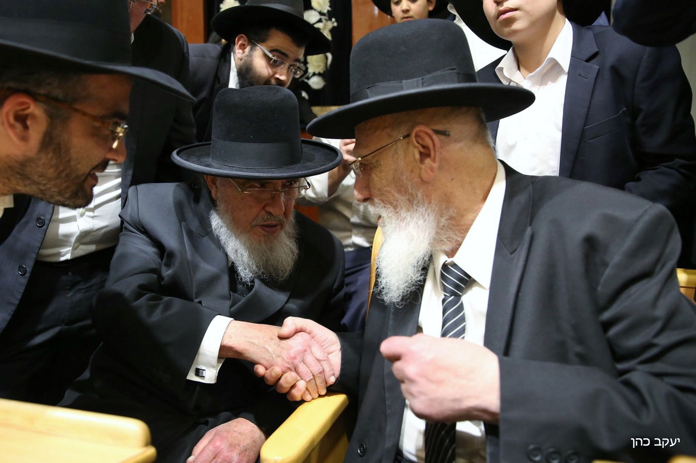 ראש הישיבה חכם שלום כהן ספד לרעייתו ובכה • צפו