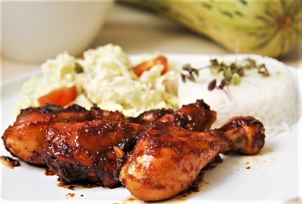 עוף ברוטב רימונים ובצל סגול