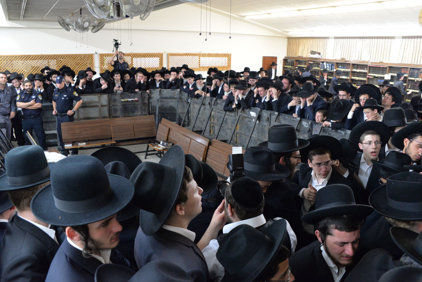 תיעוד דומע: הלווית ראש הישיבה הגאון רבי שמואל יעקב בורנשטיין זצ"ל