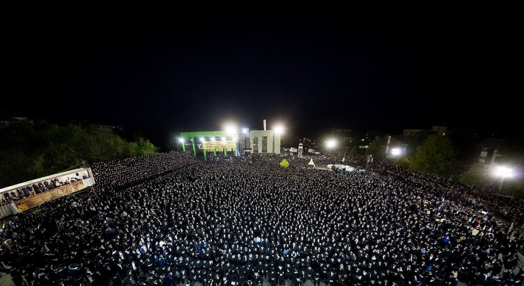 תיעוד ענק: רבבות חגגו ל"ג בעומר עם הרבי מסאטמר