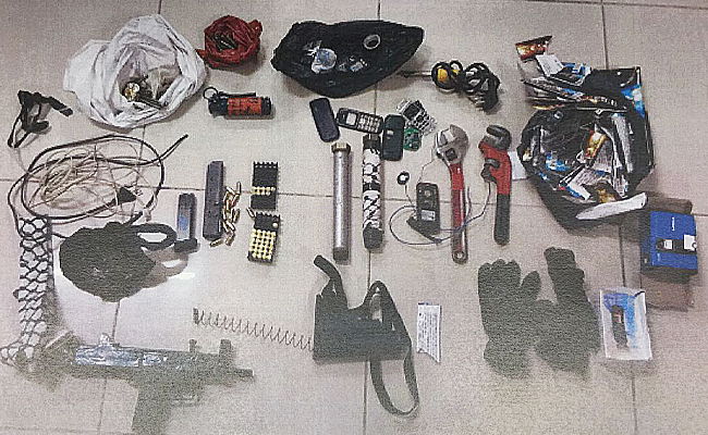 חלק מהנשק והאמצעים שנתפסו