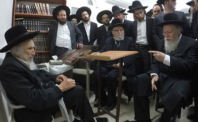 הגרא"י סולובייצ'יק ניחם את הגר"ש אוירבך