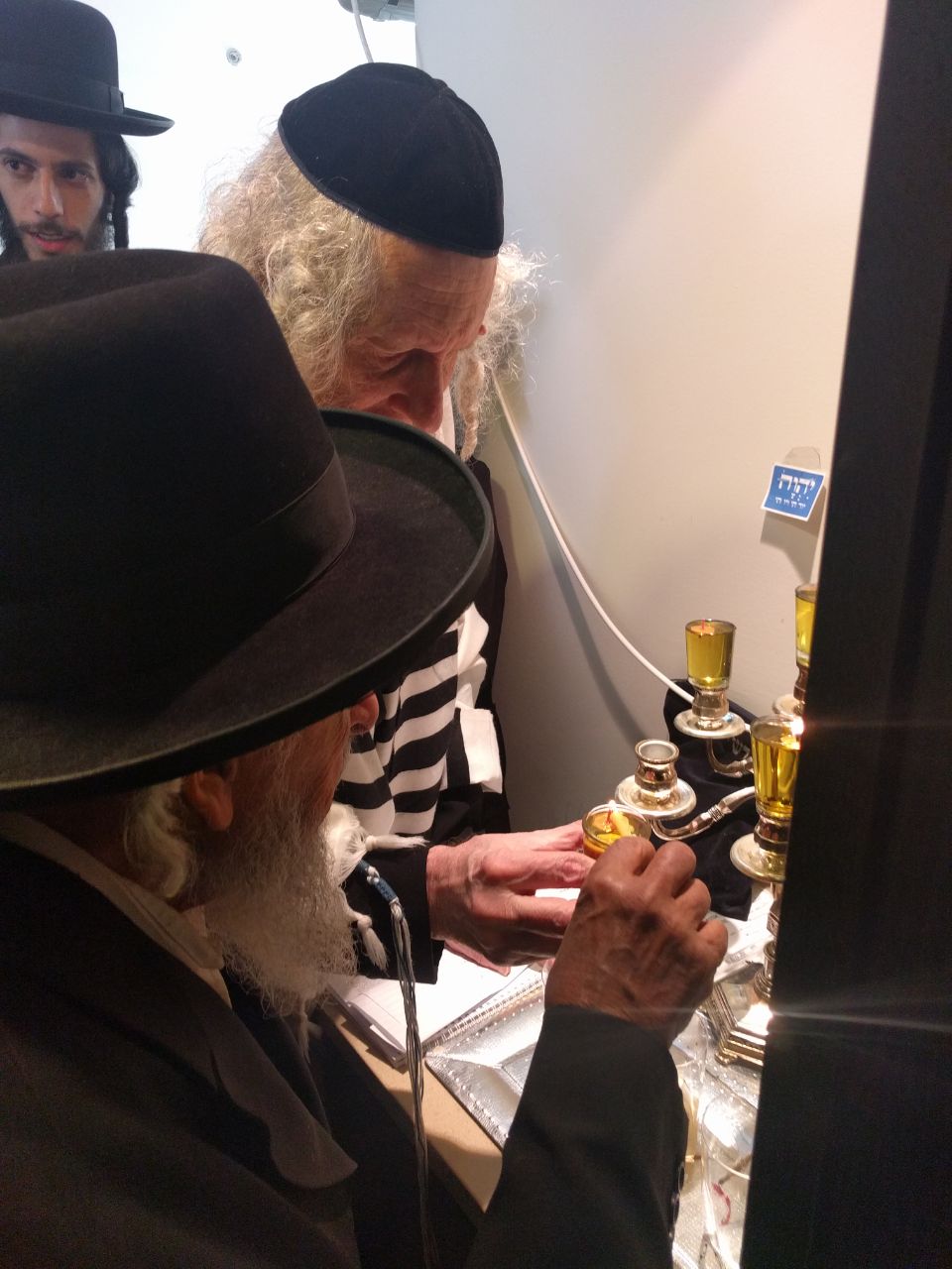 הגר"ש בעדני ביקר אצל הרב אליעזר ברלנד • צפו