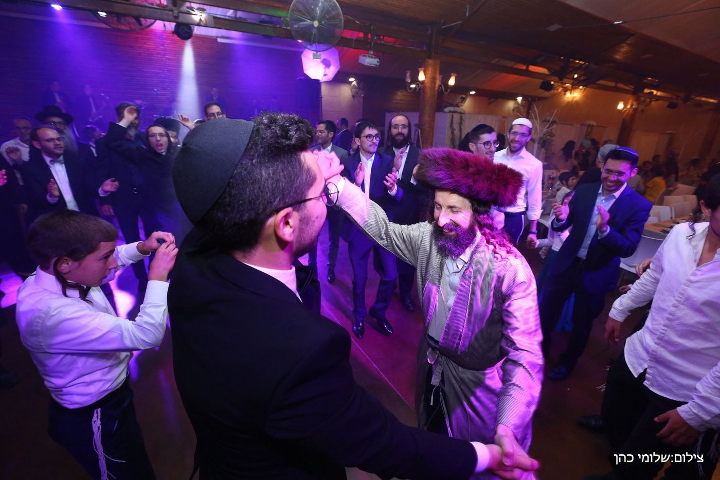 יועץ התקשורת ארי גלהר התחתן - כולם התייצבו • גלריה