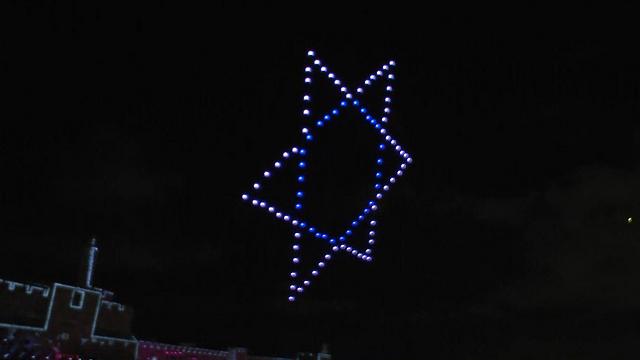 מופע אור קולי ורחפנים מסין • צפו בתיעוד