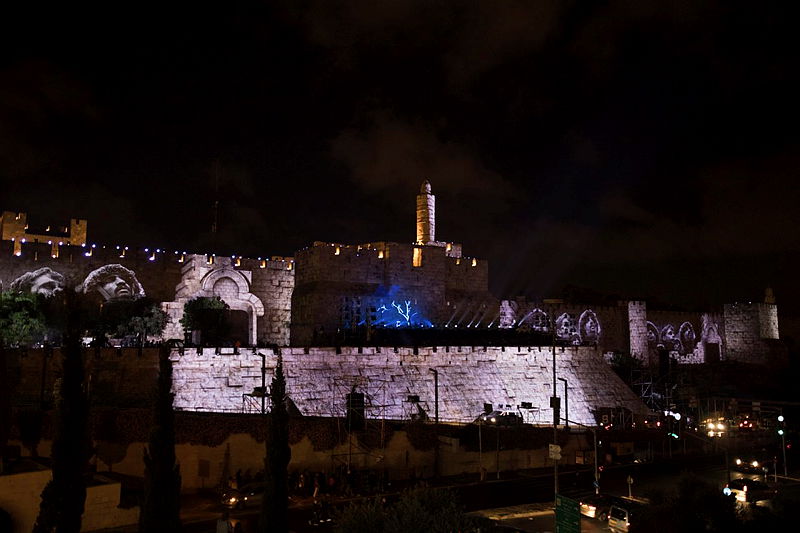 חומות העיר העתיקה, הערב