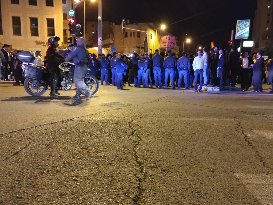 מנצלים את הביקור הנשיאותי: "הפלג" חוזר לרחובות