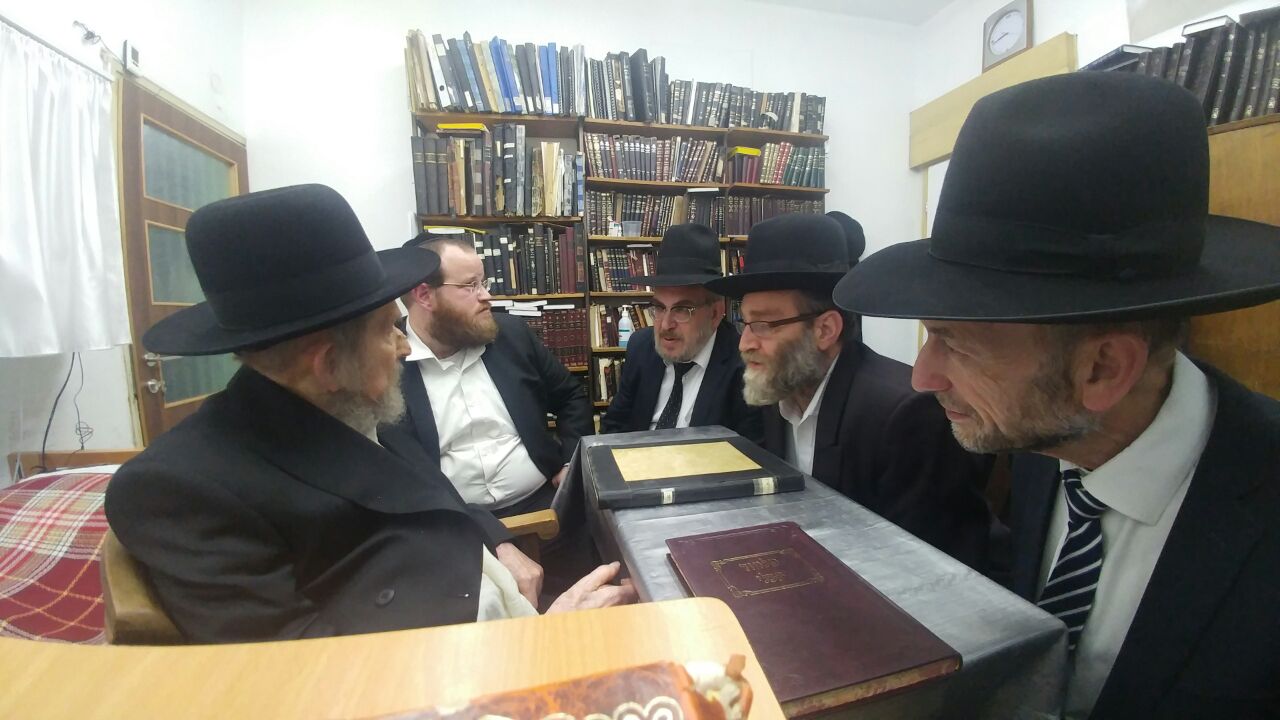 הגראי"ל לח"כים: להחיל את חוק השבת על תל אביב