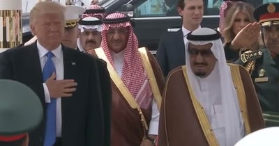 הסעודים שחטו את ההמנון האמריקאי  • צפו