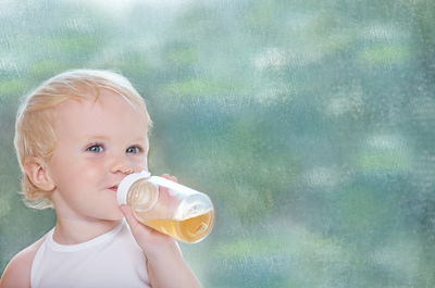 המלצה חדשה של האיגוד האמריקני: מיץ פירות לא מומלץ לילדים