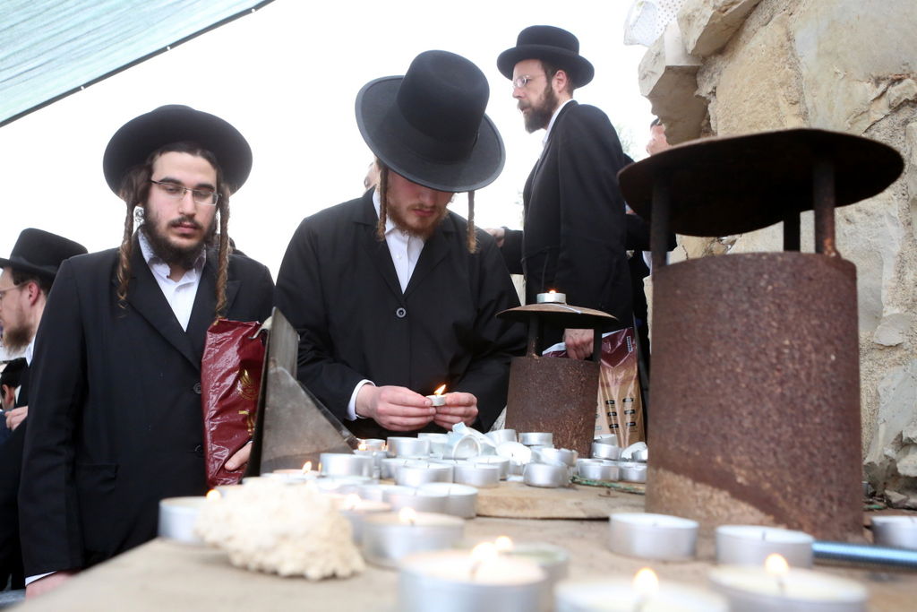 יארצייט לאדמו"ר מזוועהיל: המונים יצאו להר הזיתים