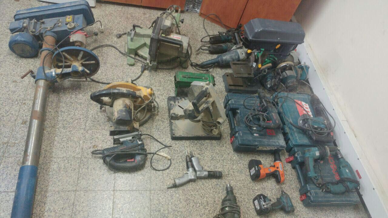 חלק מהציוד שהוחרם