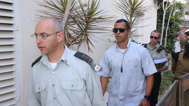 התובע נדב וייסמן מגיע לדיון