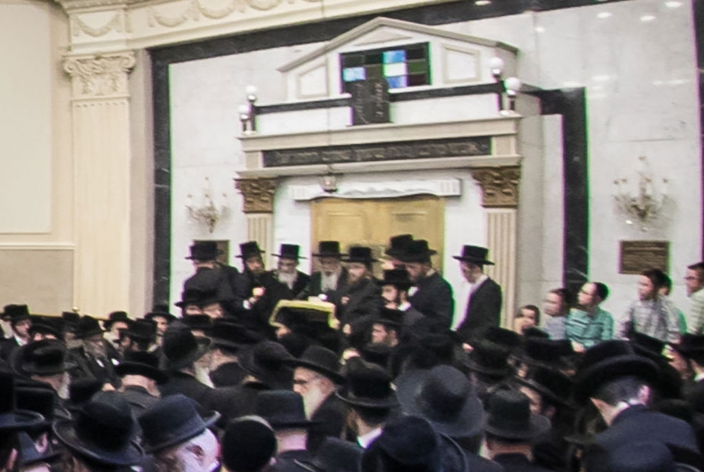 מסע הלווית הגאון רבי אפרים פישל הרשקוביץ זצ"ל