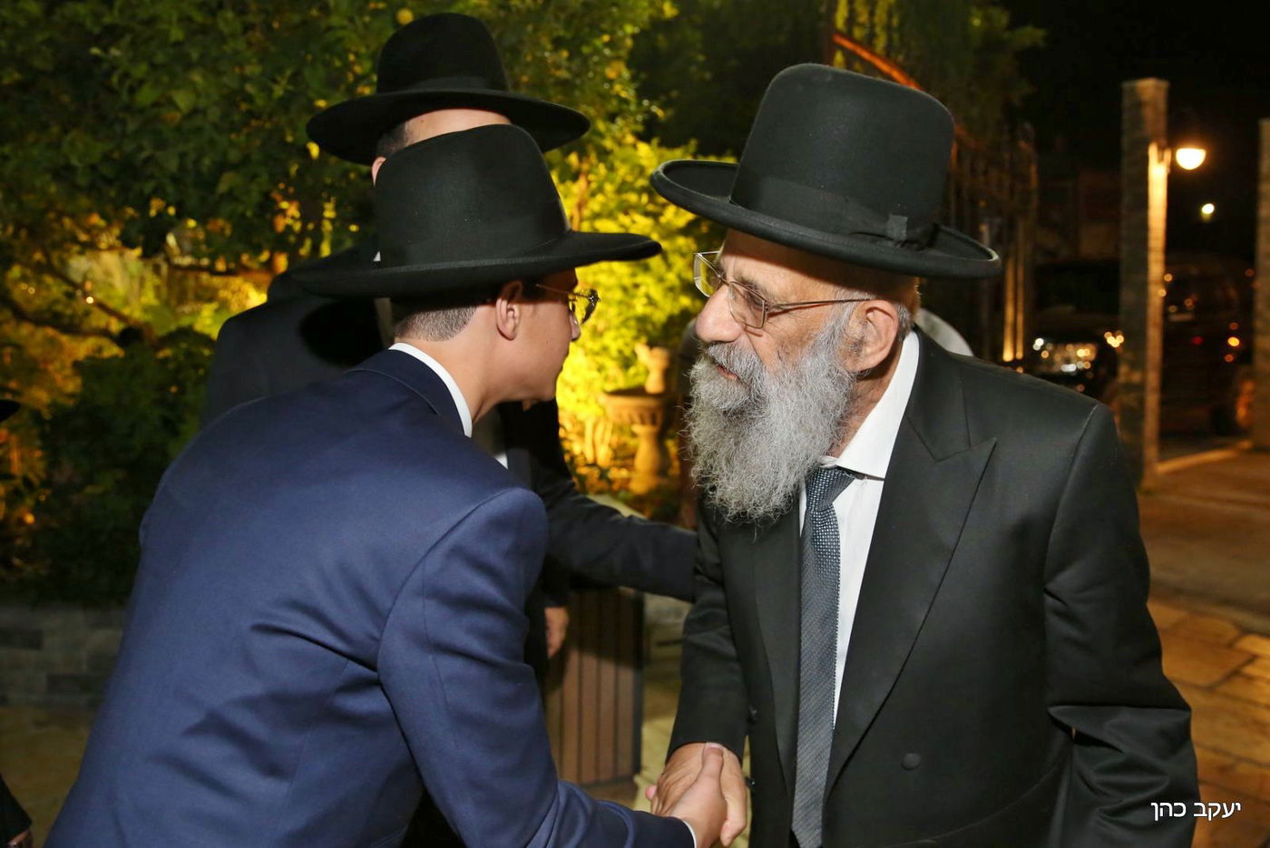 מקורבו של הראשל"צ בירמץ את בנו, כולם התייצבו