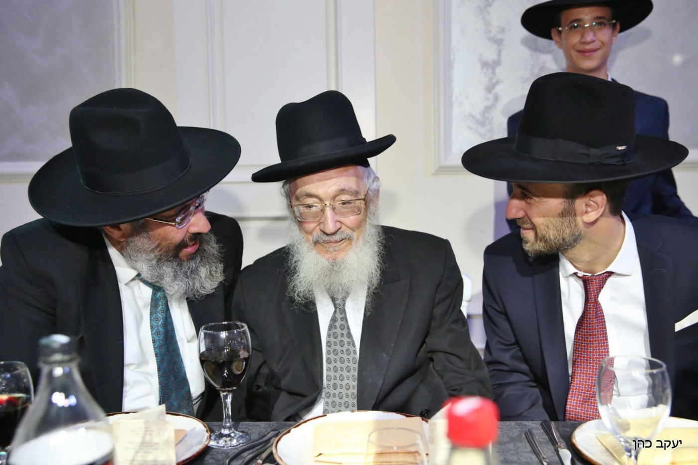 מקורבו של הראשל"צ בירמץ את בנו, כולם התייצבו