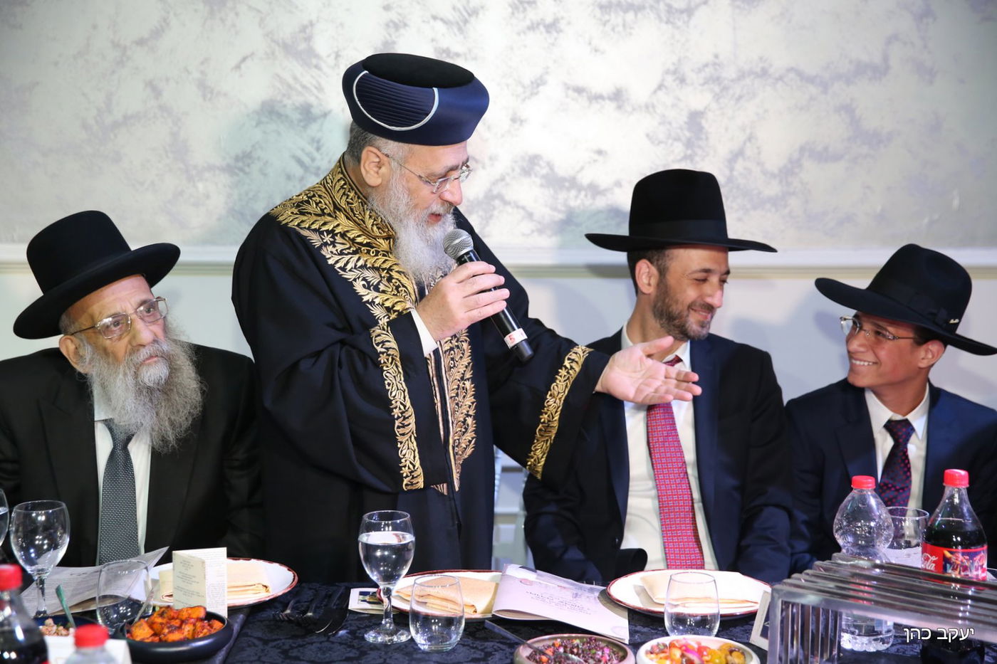 מקורבו של הראשל"צ בירמץ את בנו, כולם התייצבו