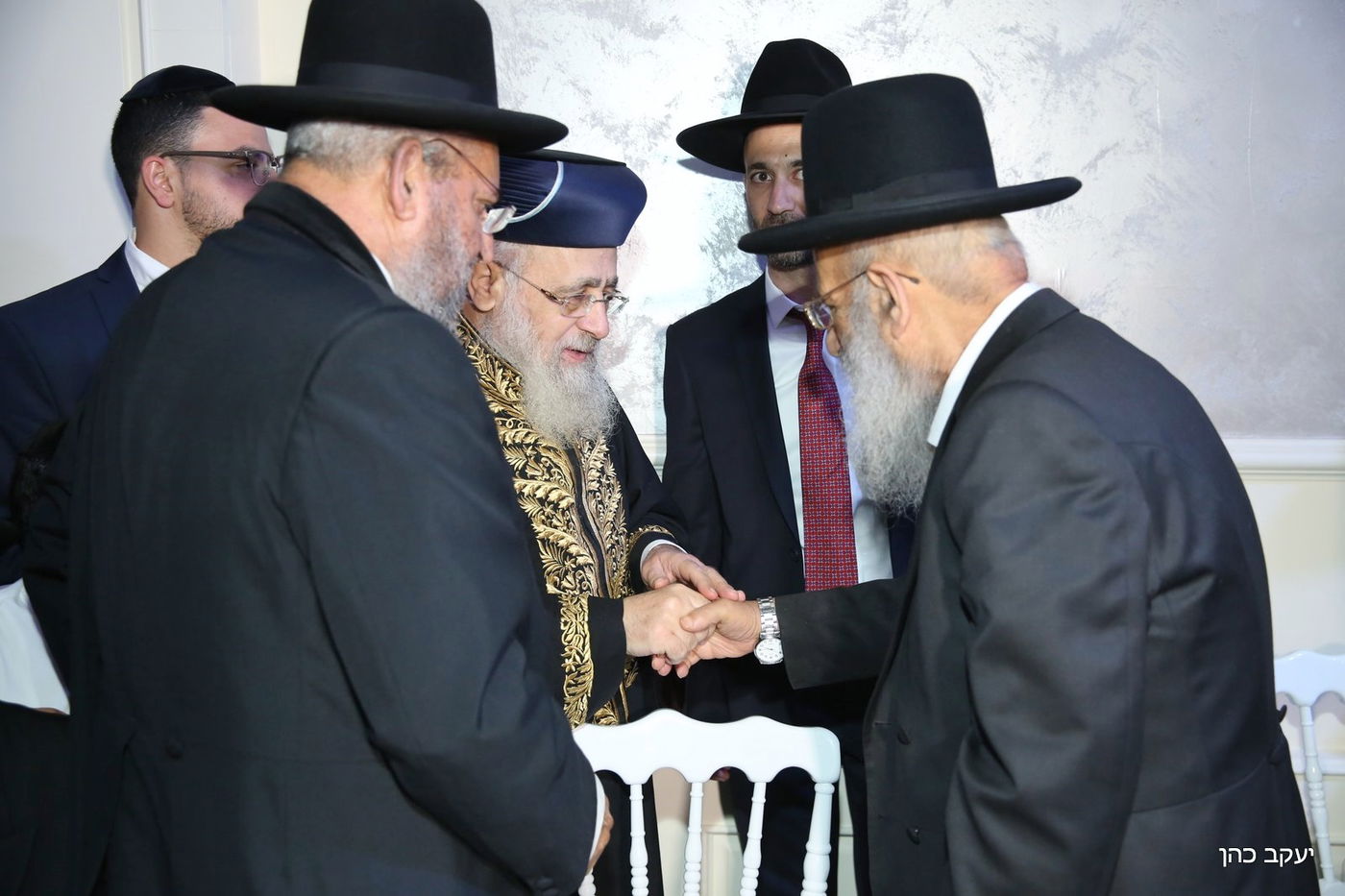 מקורבו של הראשל"צ בירמץ את בנו, כולם התייצבו