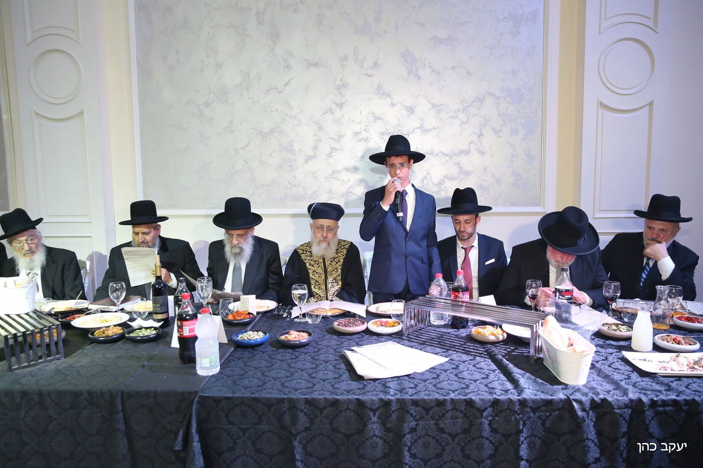 מקורבו של הראשל"צ בירמץ את בנו, כולם התייצבו