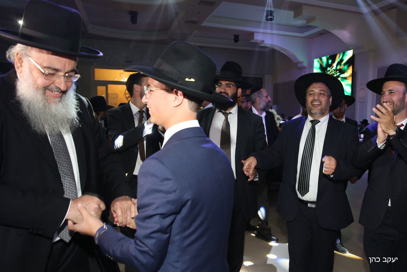 מקורבו של הראשל"צ בירמץ את בנו, כולם התייצבו