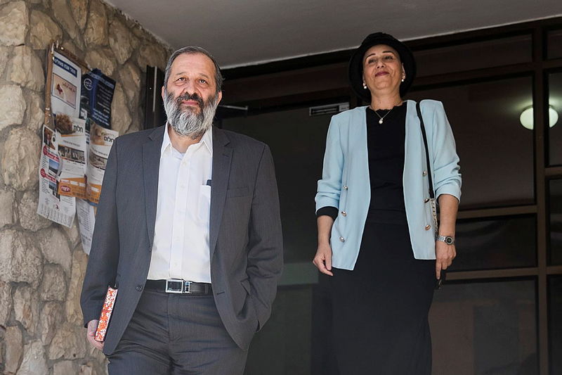 אריה ויפה דרעי, הבוקר