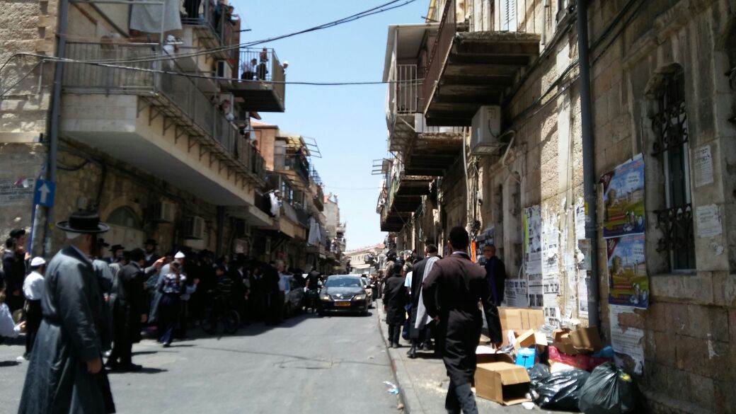 בלשים מחופשים לחיילים עוררו מהומה במאה שערים • צפו