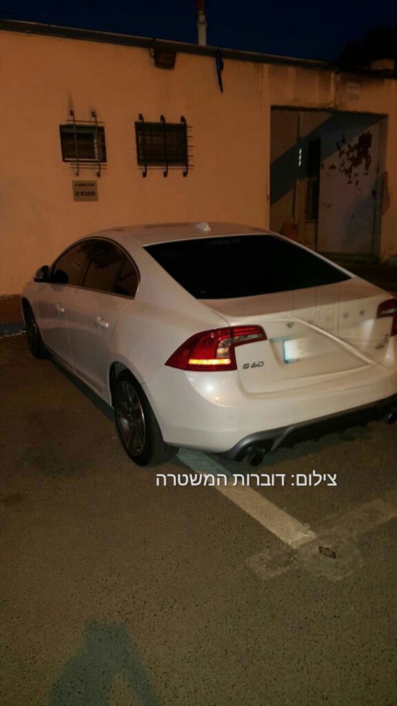 השוטרים הופתעו: נהג ה'וולוו' טס על הכביש